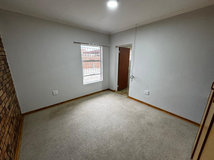 To Let 4 Bedroom Property for Rent in La Provance Free State